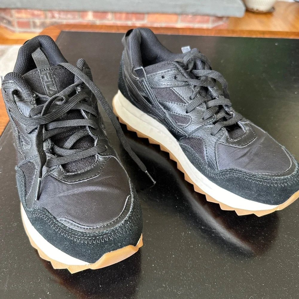 Fila Leather Sneakers Sandenal Orbit Black Size 9 Great Condition